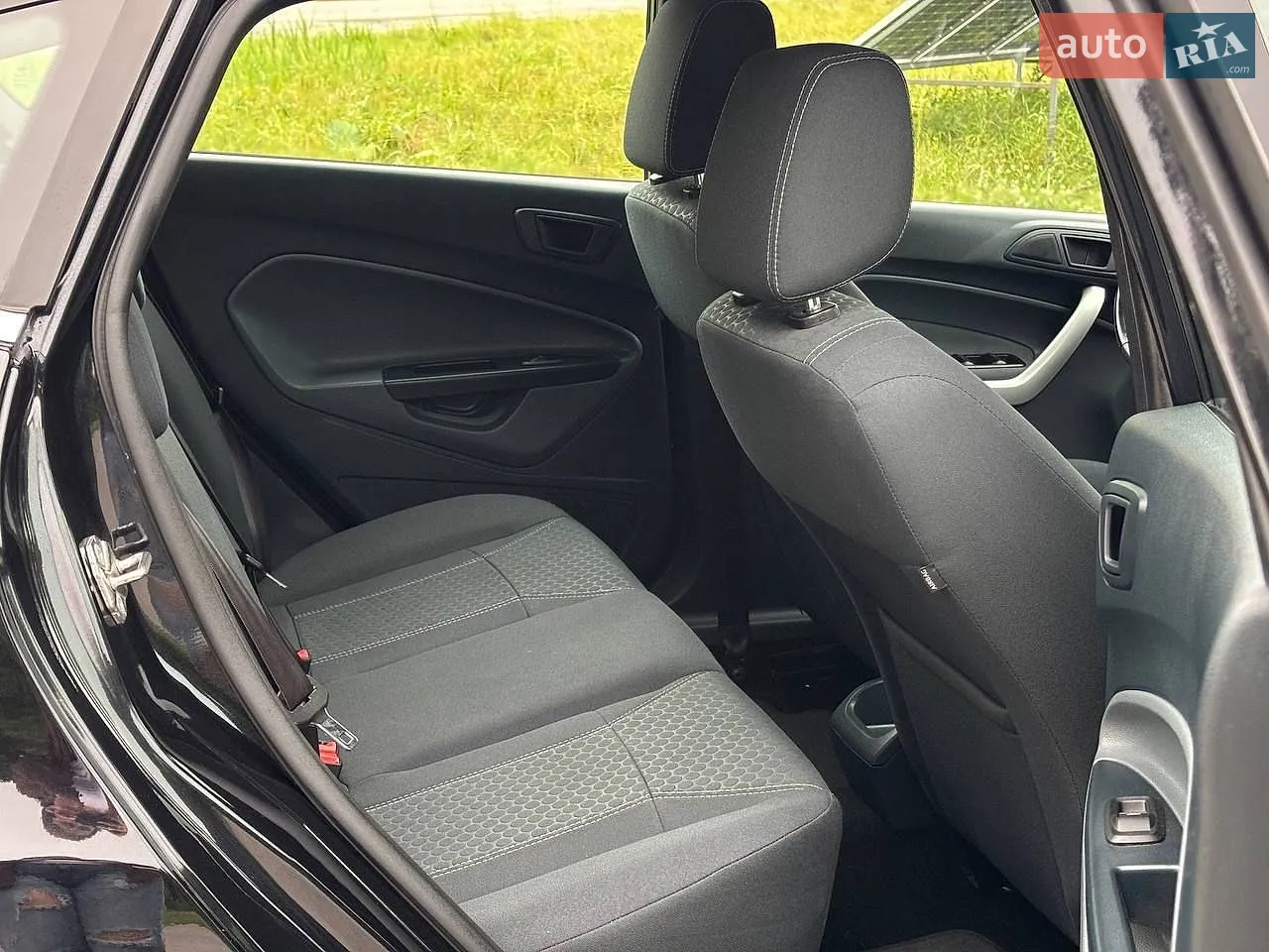2010 Ford Fiesta - мініатюра 18