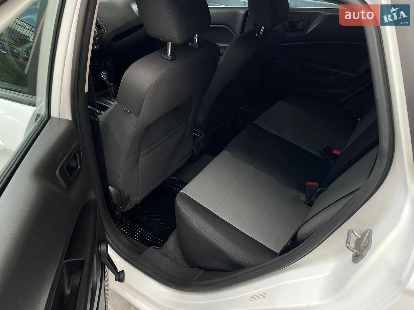 2015 Ford Fiesta - мініатюра 22