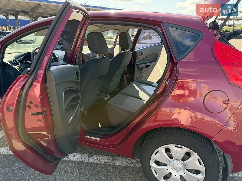 Хэтчбек Ford Fiesta 2012 в Киеве фото 12 Хэтчбек Ford Fiesta 2012 в Киеве