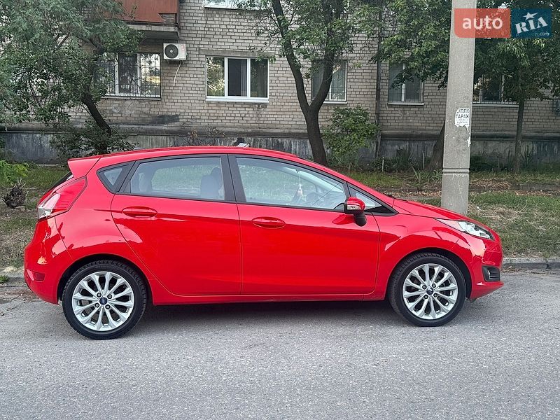 Хетчбек Ford Fiesta 2013 в Дніпрі