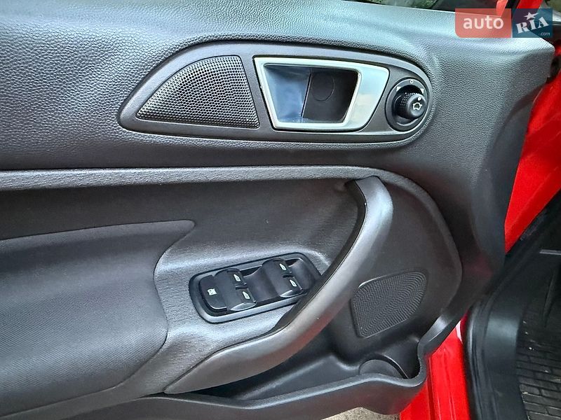 Хетчбек Ford Fiesta 2013 в Дніпрі