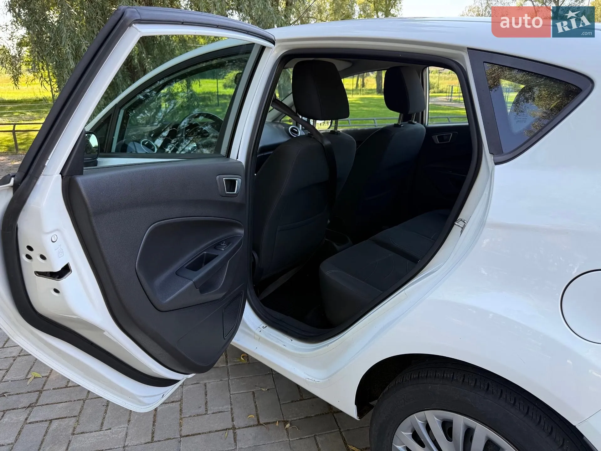 2015 Ford Fiesta - мініатюра 15