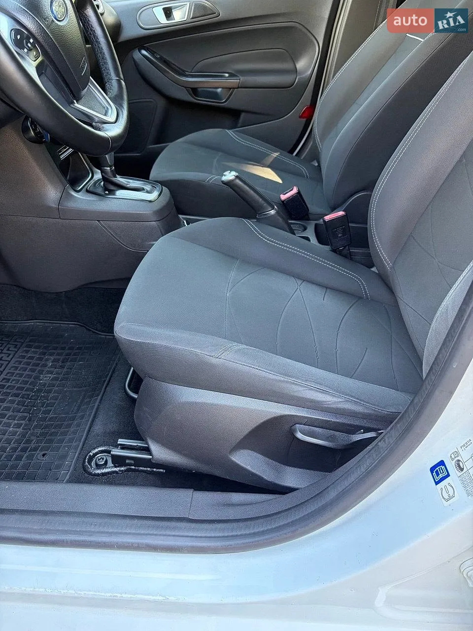 2015 Ford Fiesta - мініатюра 12