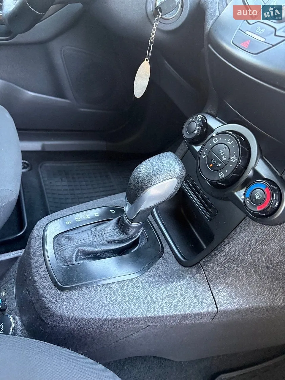 2015 Ford Fiesta - мініатюра 15
