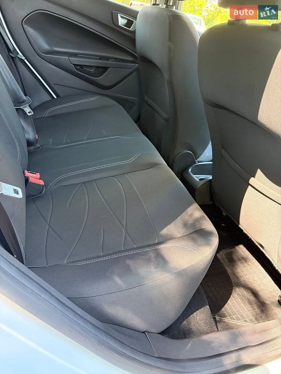 2015 Ford Fiesta - мініатюра 14