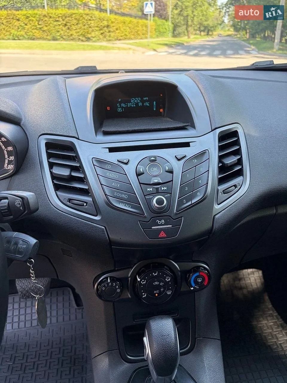 2015 Ford Fiesta - мініатюра 21