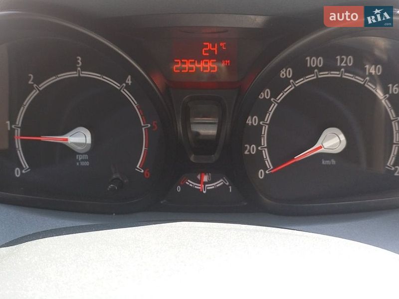 Хэтчбек Ford Fiesta 2011 в Конотопе