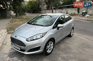 Седан Ford Fiesta 2015 в Николаеве