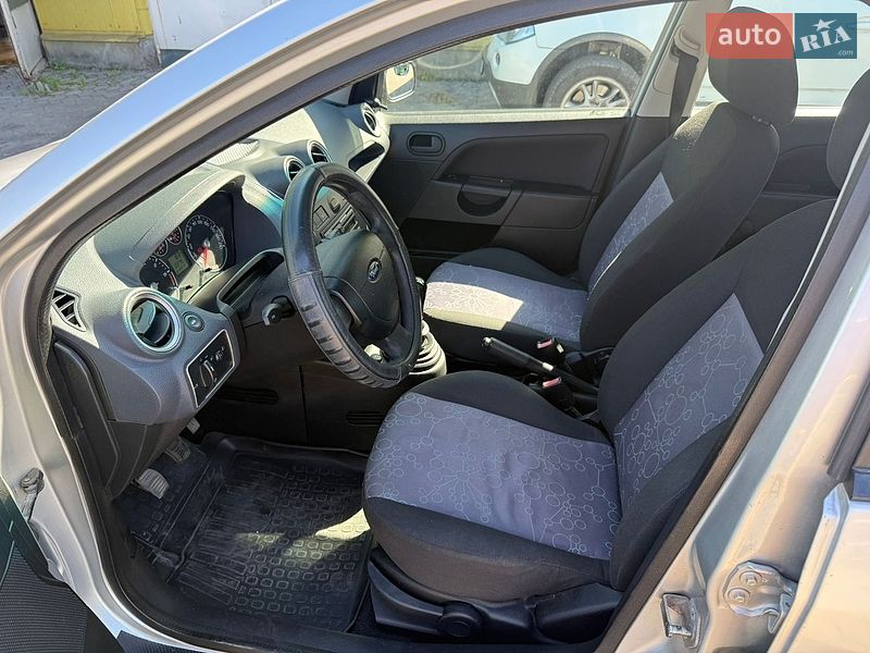 Хетчбек Ford Fiesta 2007 в Львові