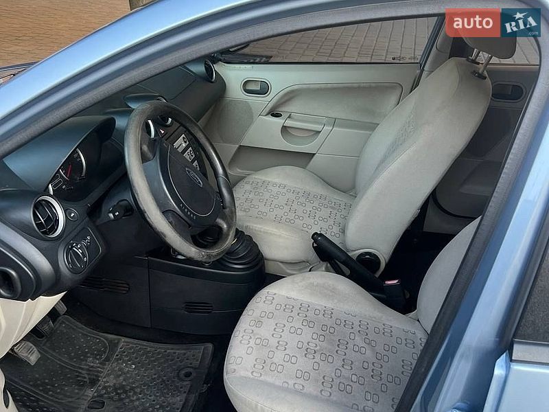 Хэтчбек Ford Fiesta 2005 в Одессе