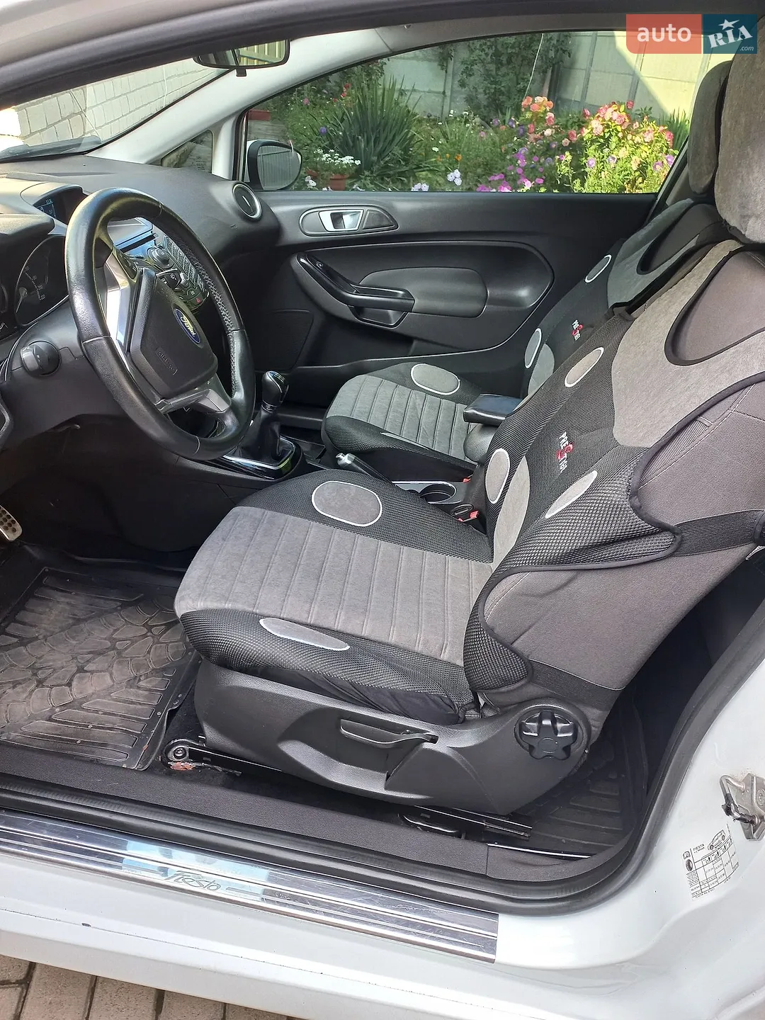 2013 Ford Fiesta - мініатюра 12