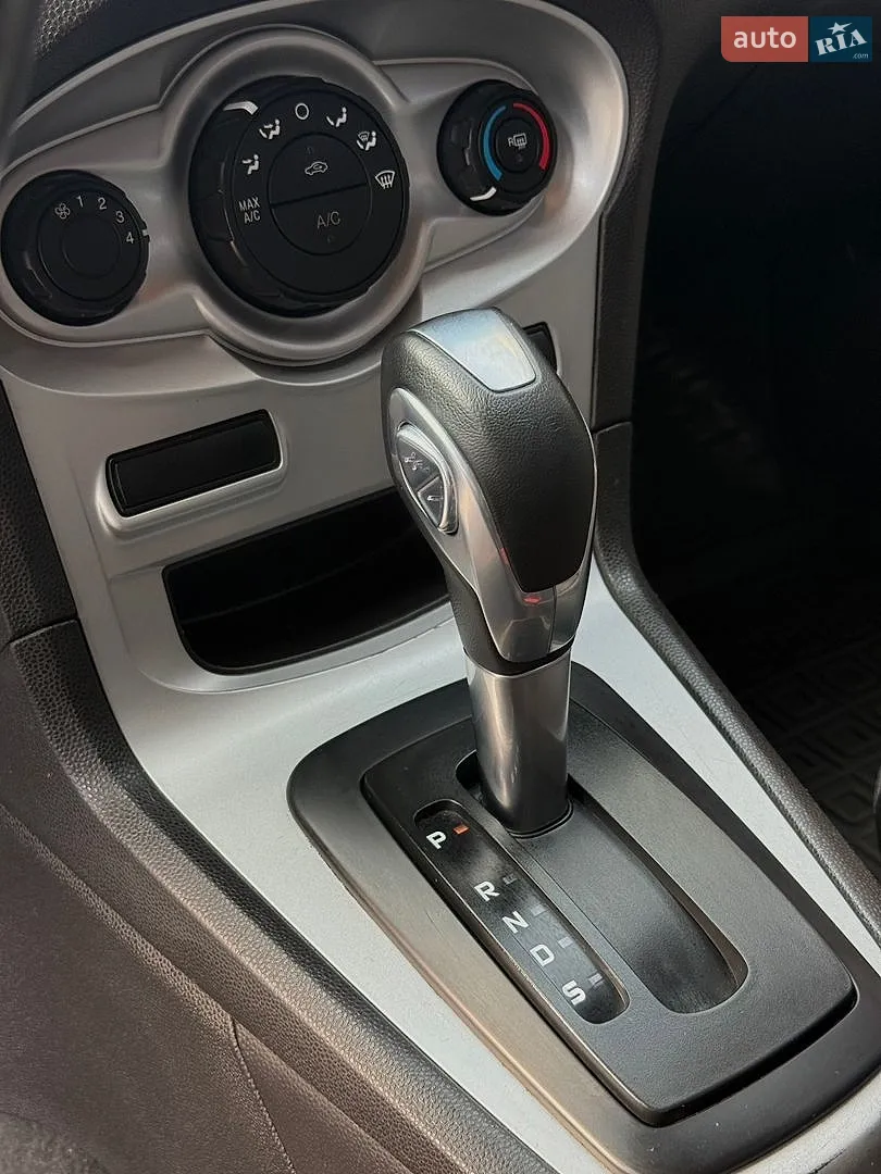 2016 Ford Fiesta - мініатюра 12