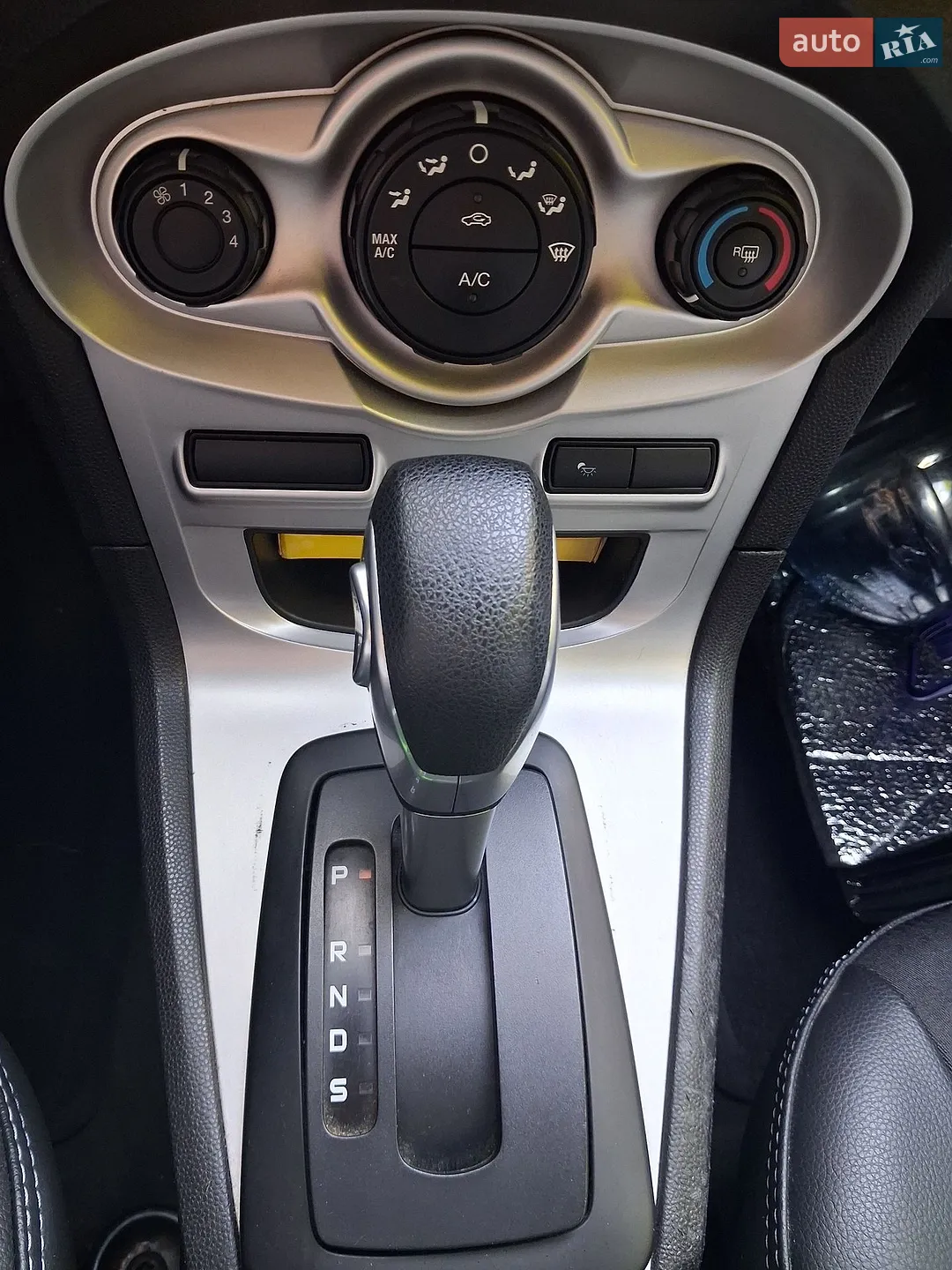 2014 Ford Fiesta - мініатюра 8