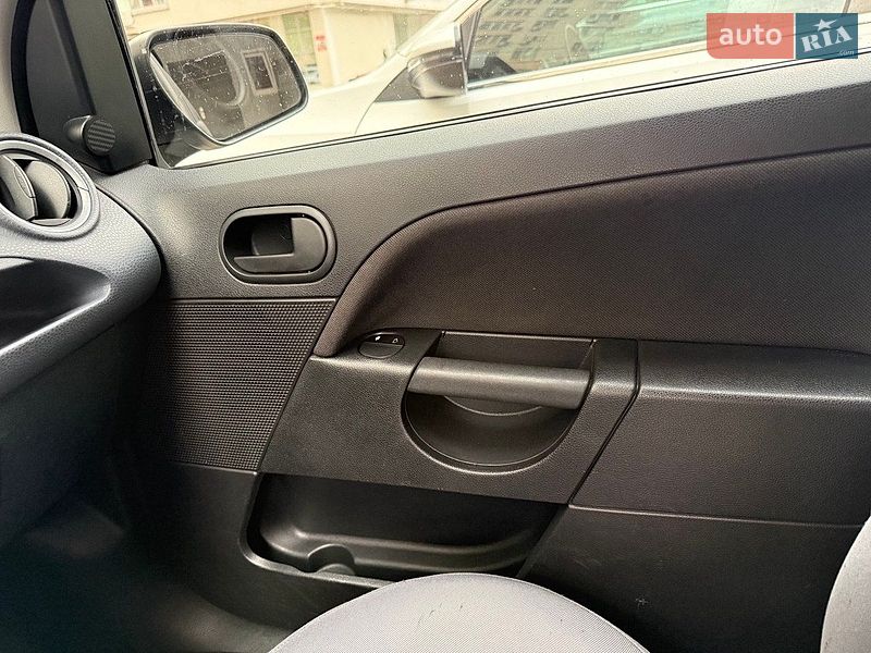 Хэтчбек Ford Fiesta 2008 в Одессе