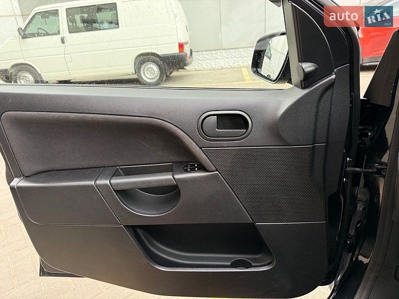 Хэтчбек Ford Fiesta 2008 в Одессе
