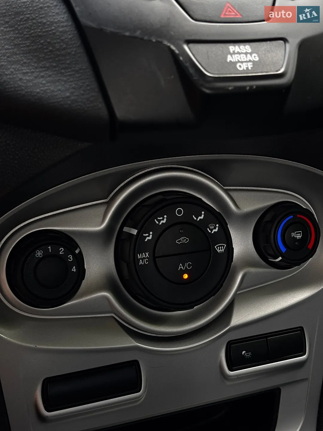 2017 Ford Fiesta - мініатюра 28