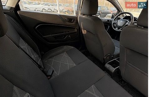 Седан Ford Fiesta 2013 в Кривом Роге