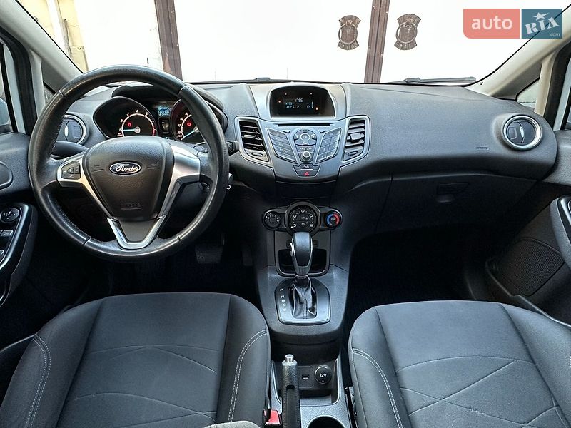 Хетчбек Ford Fiesta 2015 в Миколаєві