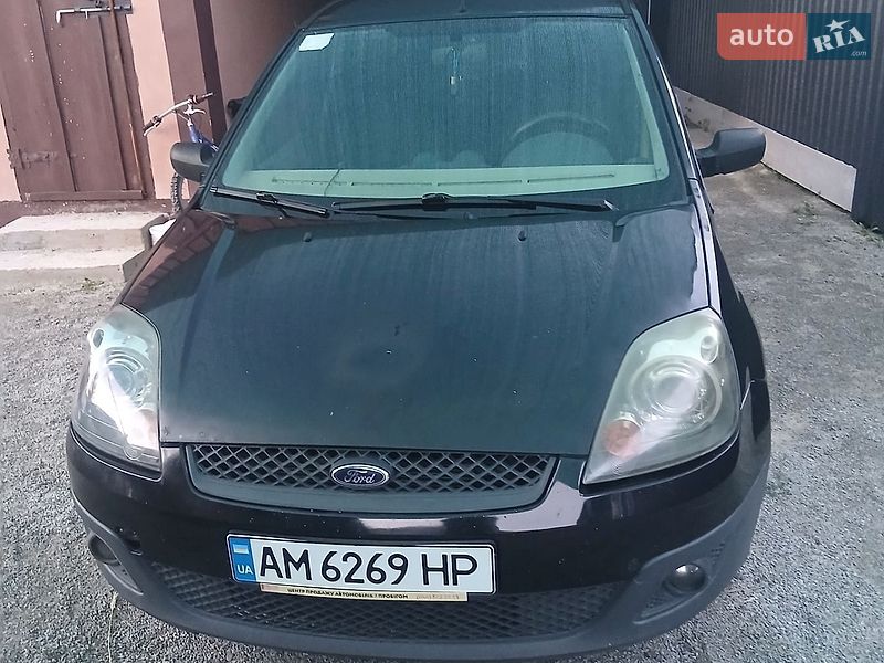 Хэтчбек Ford Fiesta 2008 в Емильчине