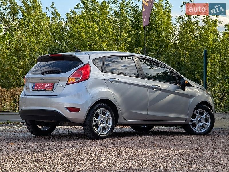 Хэтчбек Ford Fiesta 2016 в Дрогобыче