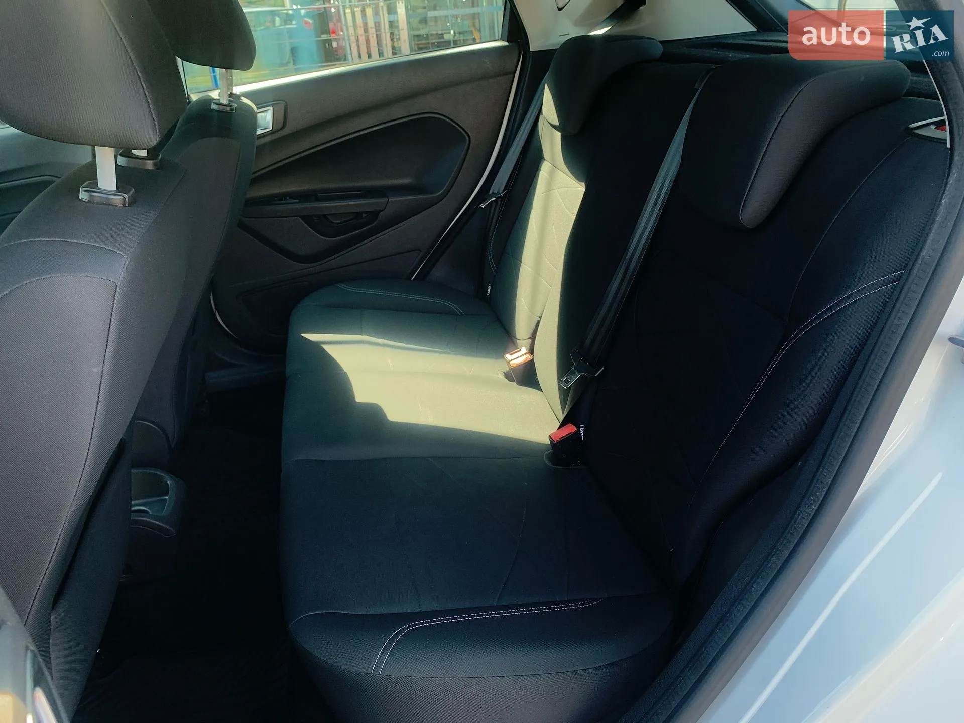 2017 Ford Fiesta - мініатюра 27