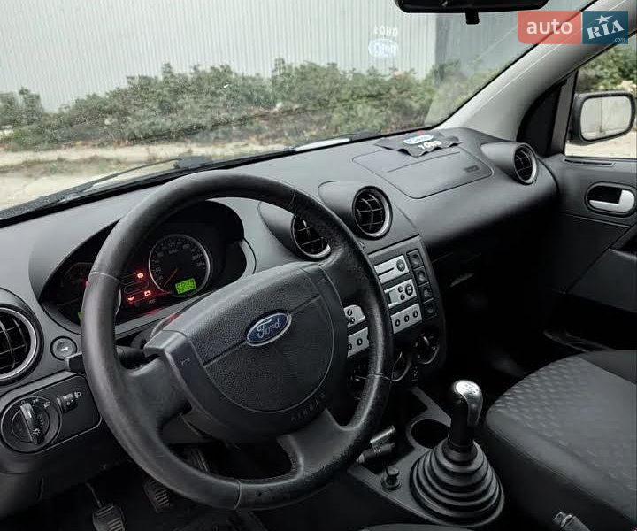 Хетчбек Ford Fiesta 2003 в Ланівці фото 3 Хетчбек Ford Fiesta 2003 в Ланівці