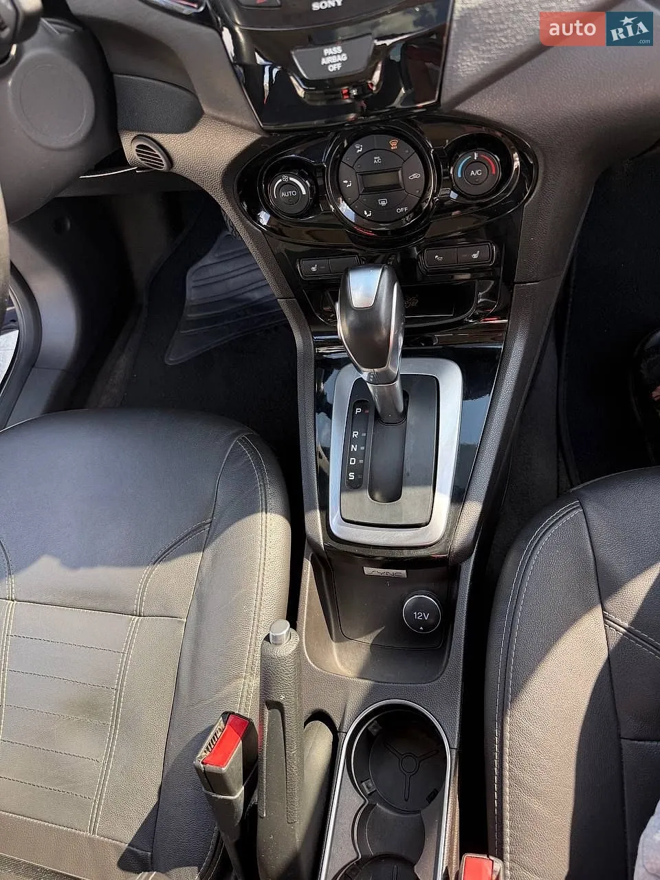 2016 Ford Fiesta - мініатюра 9