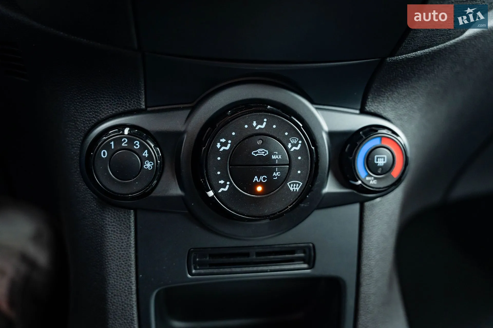 2013 Ford Fiesta - мініатюра 16
