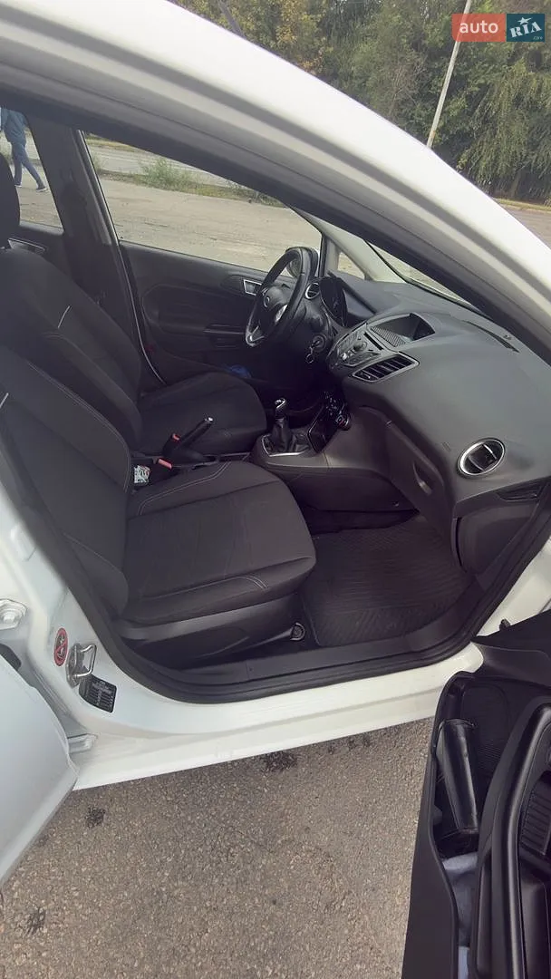 2013 Ford Fiesta - мініатюра 9