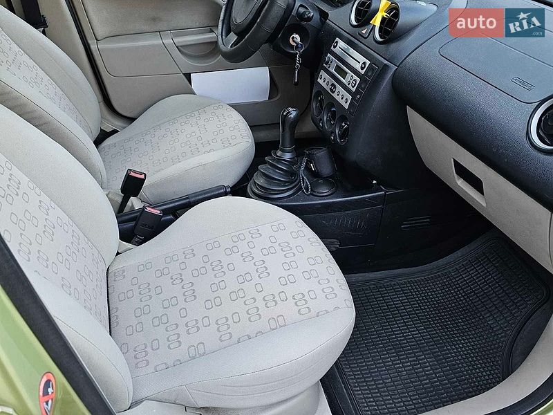 Хэтчбек Ford Fiesta 2005 в Киеве фото 4 Хэтчбек Ford Fiesta 2005 в Киеве