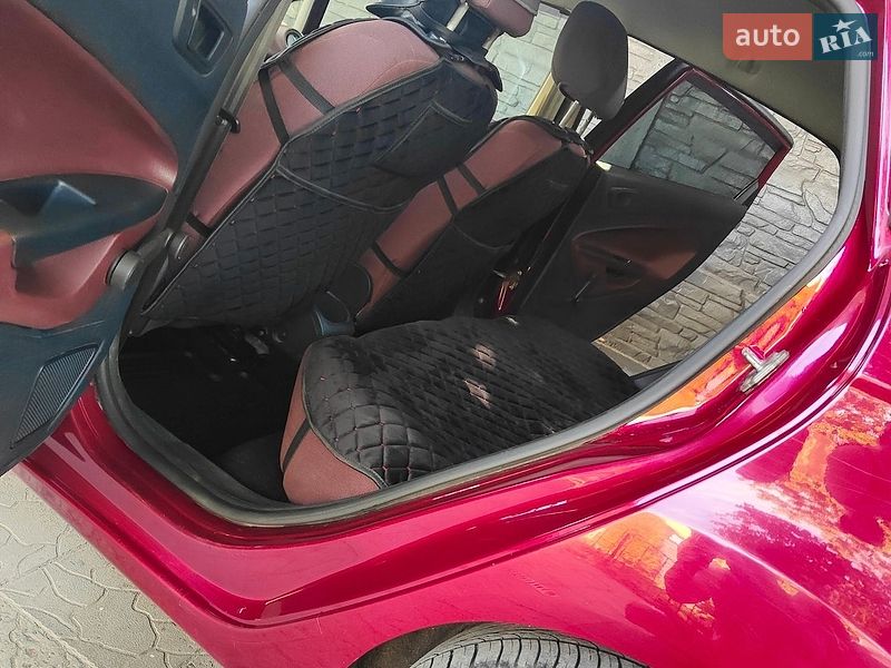 Хэтчбек Ford Fiesta 2010 в Днепре