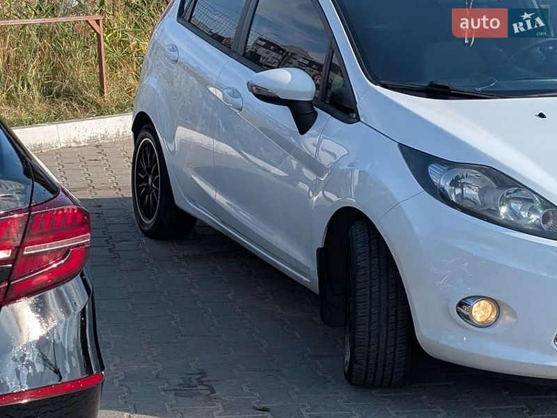 Хетчбек Ford Fiesta 2012 в Хмельницькому