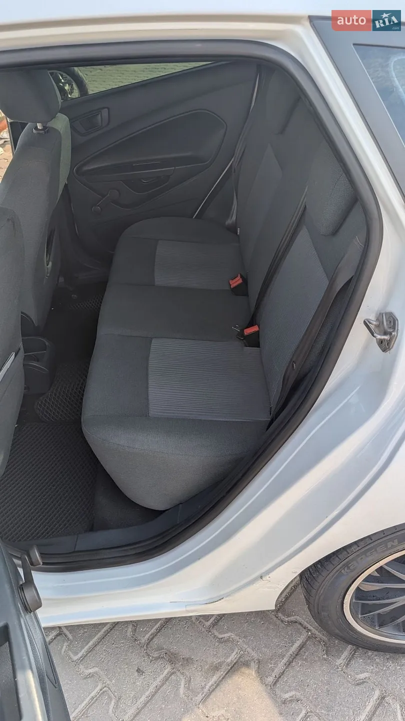 2012 Ford Fiesta - мініатюра 21