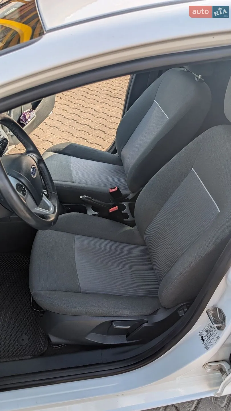 2012 Ford Fiesta - мініатюра 22