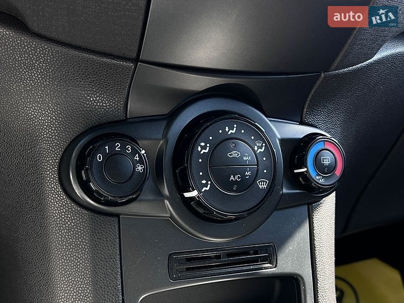 Хетчбек Ford Fiesta 2013 в Львові