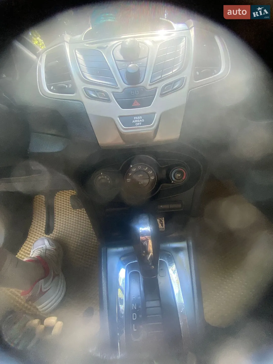 2011 Ford Fiesta - мініатюра 12