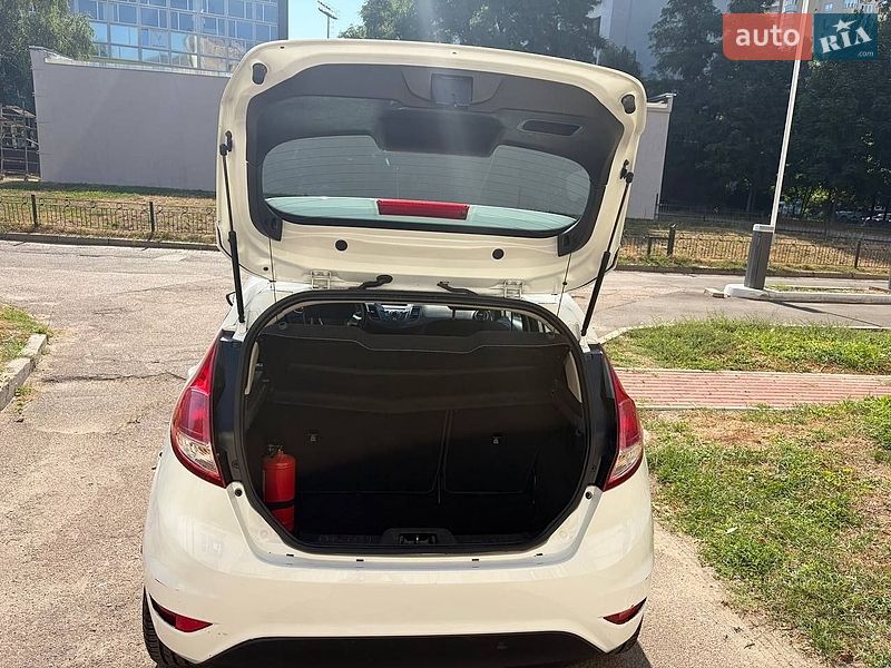Хетчбек Ford Fiesta 2013 в Києві