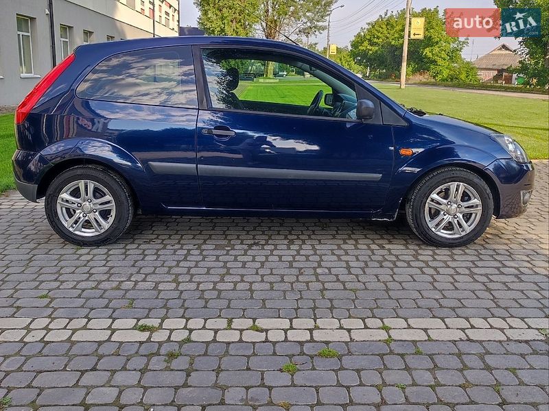 Хэтчбек Ford Fiesta 2006 в Каменец-Подольском