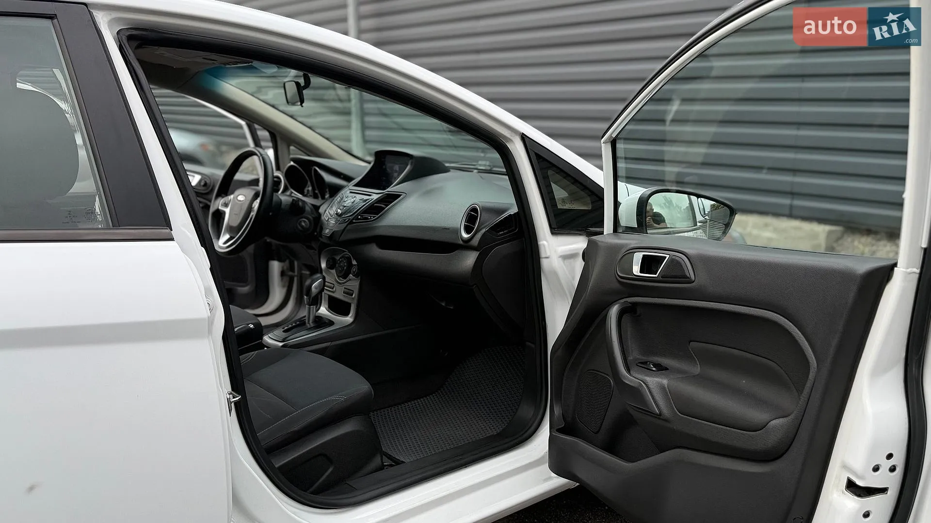 2015 Ford Fiesta - мініатюра 23