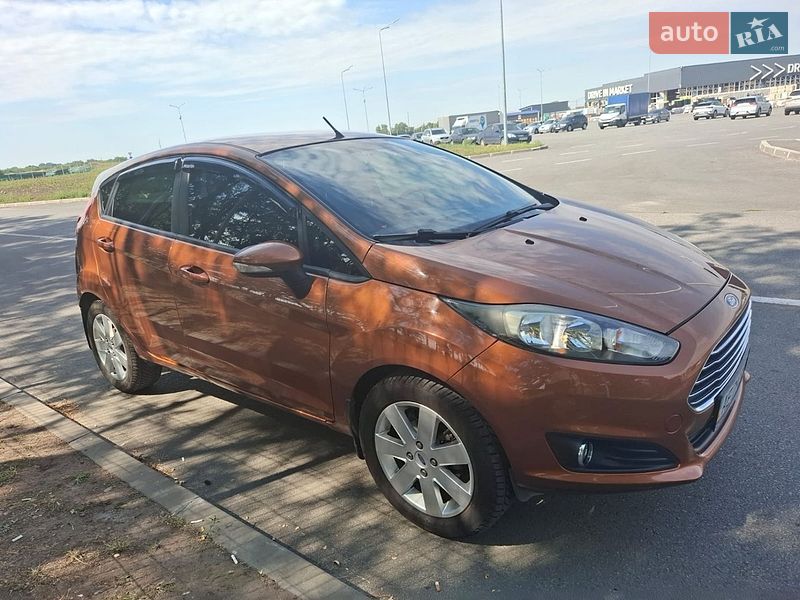 Хетчбек Ford Fiesta 2014 в Дніпрі