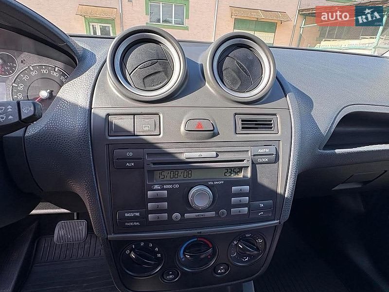 Хетчбек Ford Fiesta 2008 в Стрию