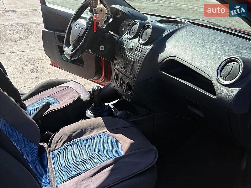 Хетчбек Ford Fiesta 2008 в Стрию
