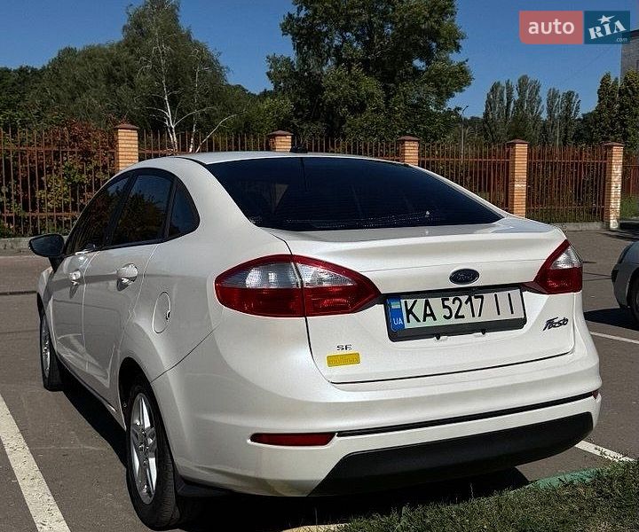 Седан Ford Fiesta 2018 в Киеве