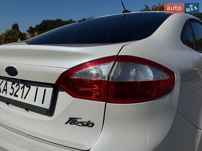 Седан Ford Fiesta 2018 в Киеве