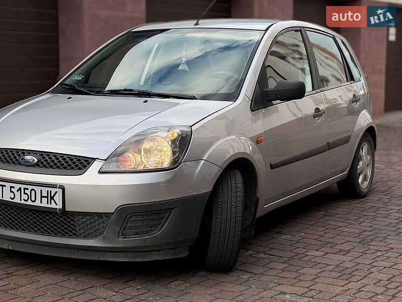 Хетчбек Ford Fiesta 2006 в Івано-Франківську
