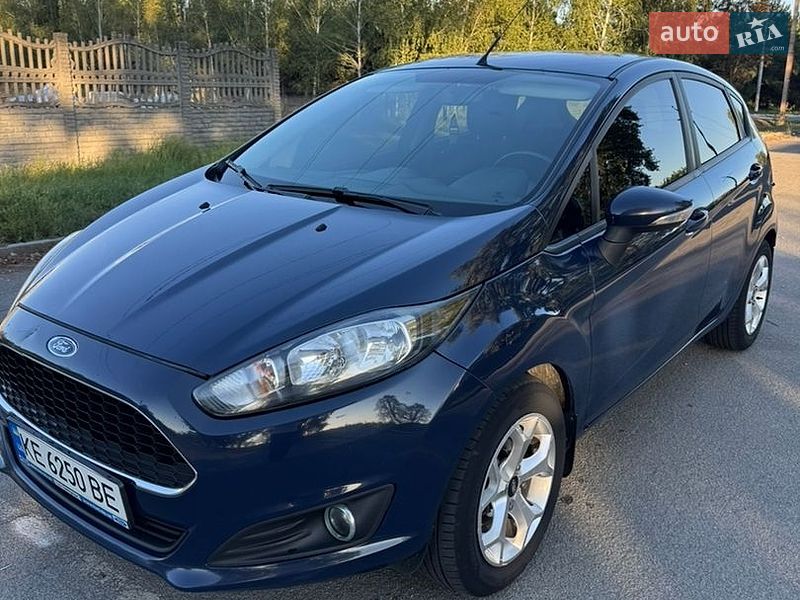 Хэтчбек Ford Fiesta 2016 в Днепре