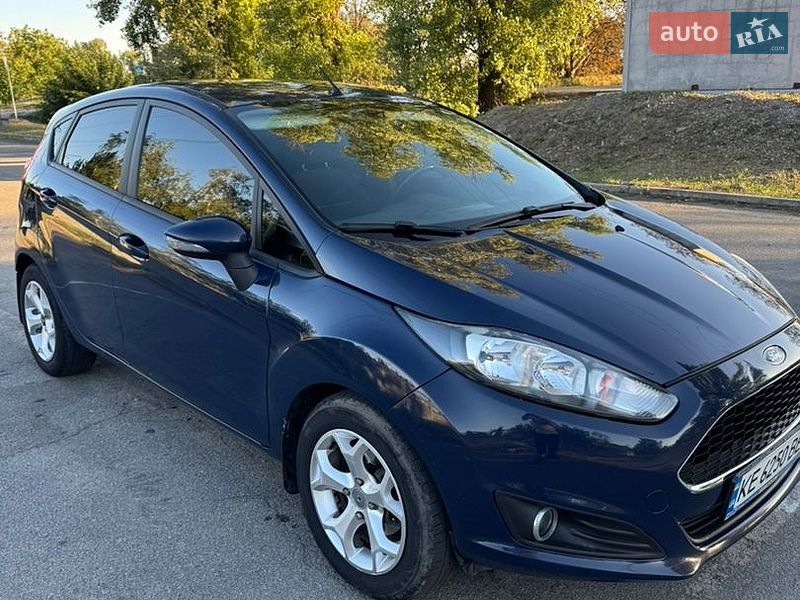 Хэтчбек Ford Fiesta 2016 в Днепре