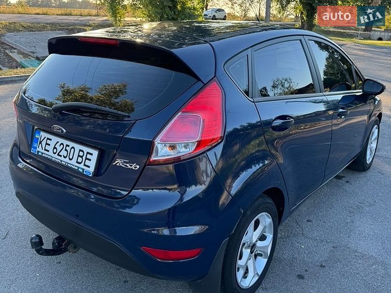 Хэтчбек Ford Fiesta 2016 в Днепре
