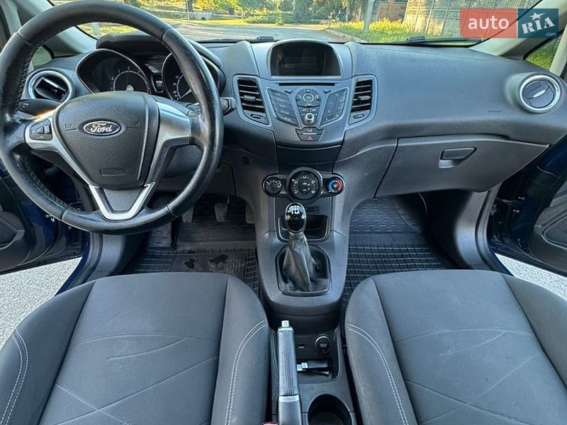 Хэтчбек Ford Fiesta 2016 в Днепре