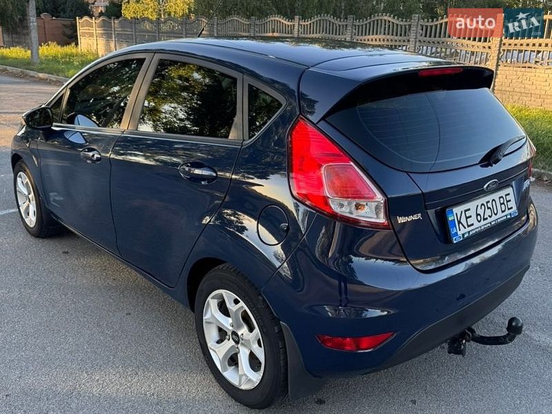 Хэтчбек Ford Fiesta 2016 в Днепре